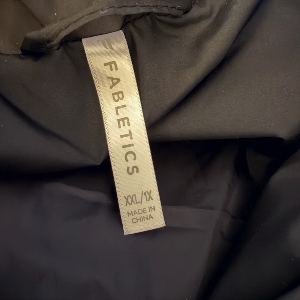 Fabletics essential puffer jacket - image 2